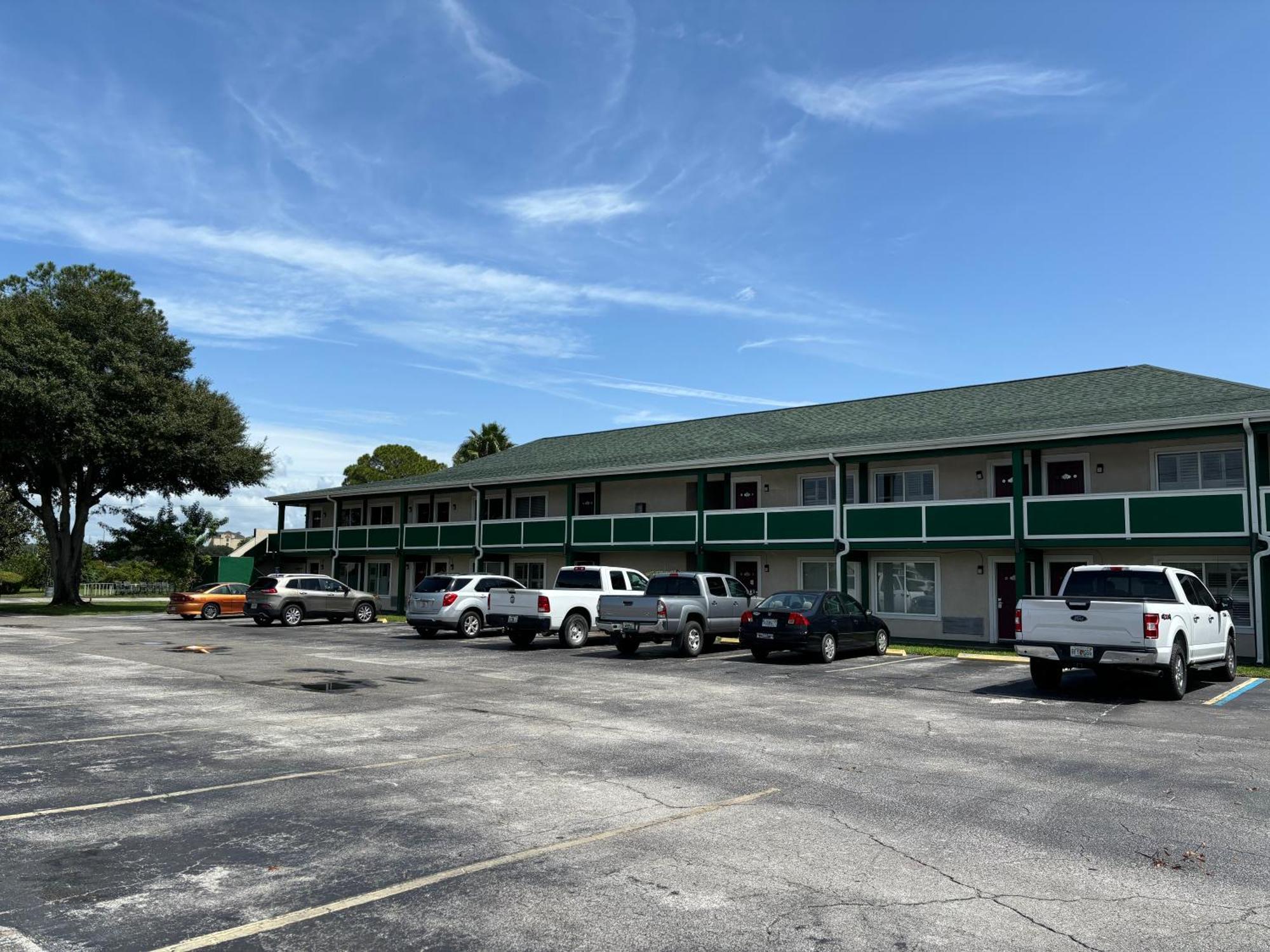 Inn On The Green Florida Tavares Exterior photo